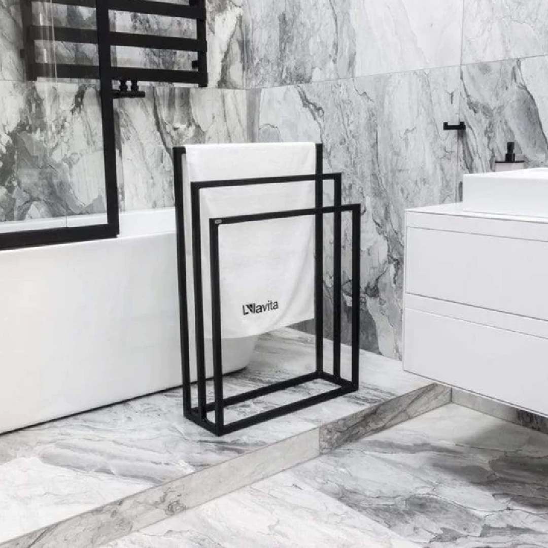 Halmahera 60 Towel Stand